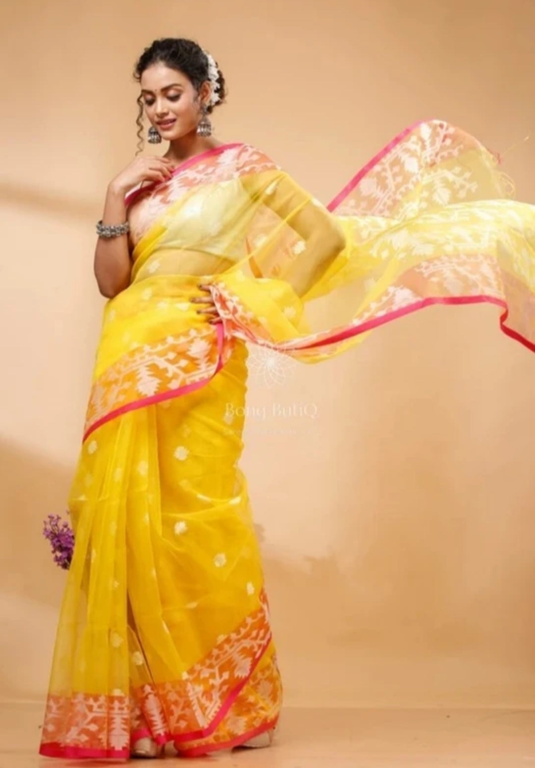 Muslin jamdani saree